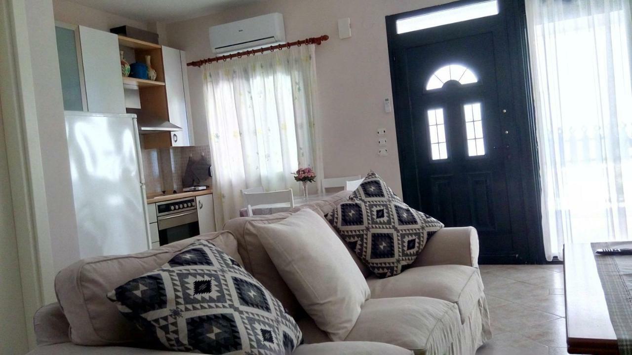 Cute Maisonette No2 On Coastal Sidewalk Nikiti  Buitenkant foto