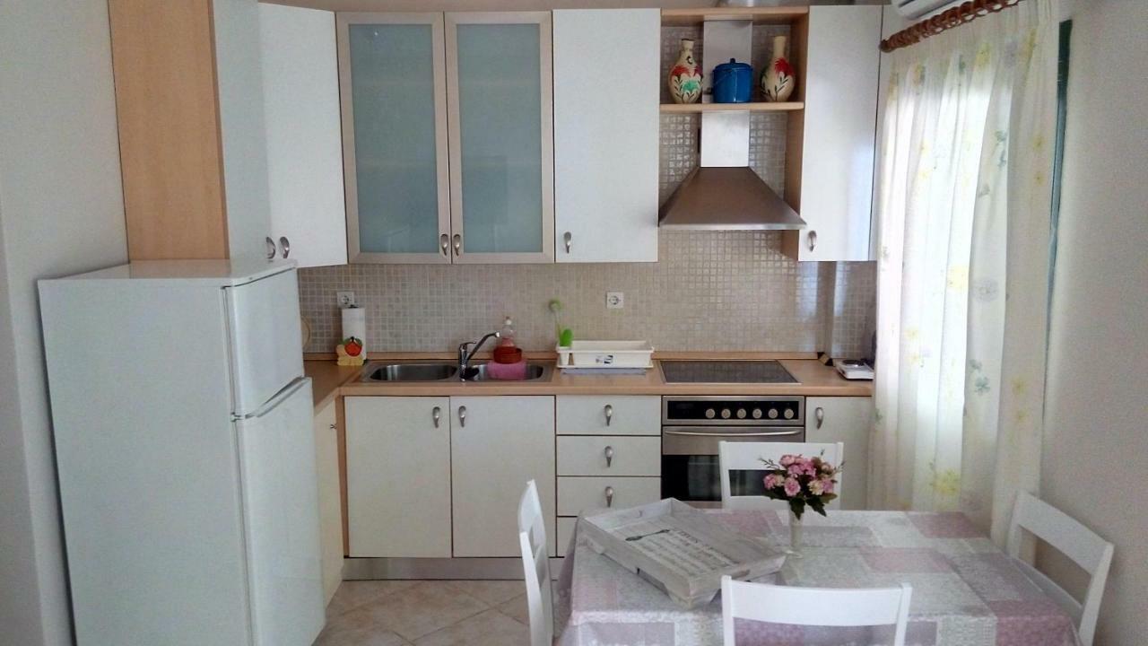 Cute Maisonette No2 On Coastal Sidewalk Nikiti  Buitenkant foto