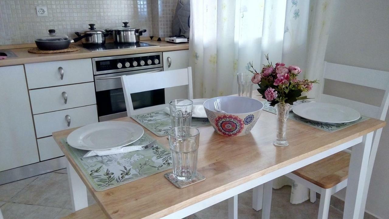 Cute Maisonette No2 On Coastal Sidewalk Nikiti  Buitenkant foto
