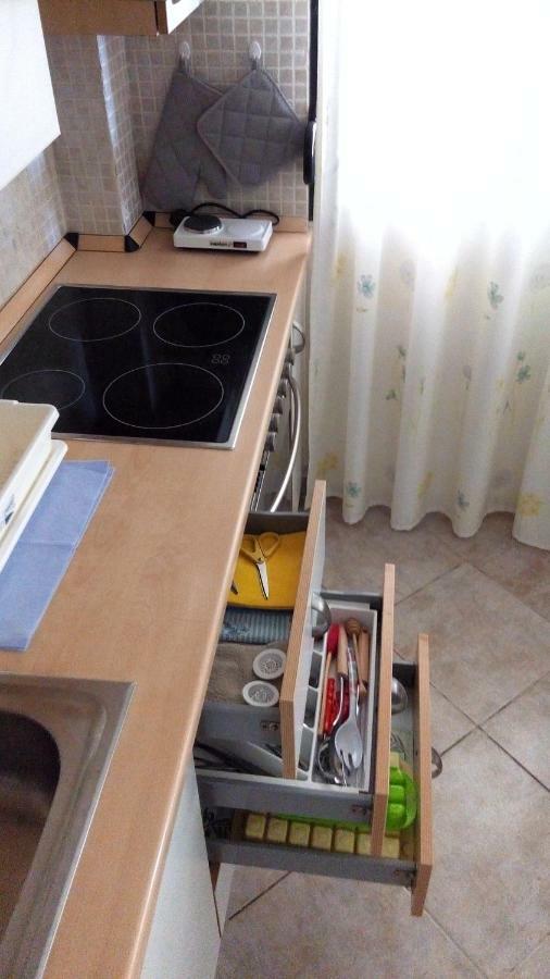 Cute Maisonette No2 On Coastal Sidewalk Nikiti  Buitenkant foto