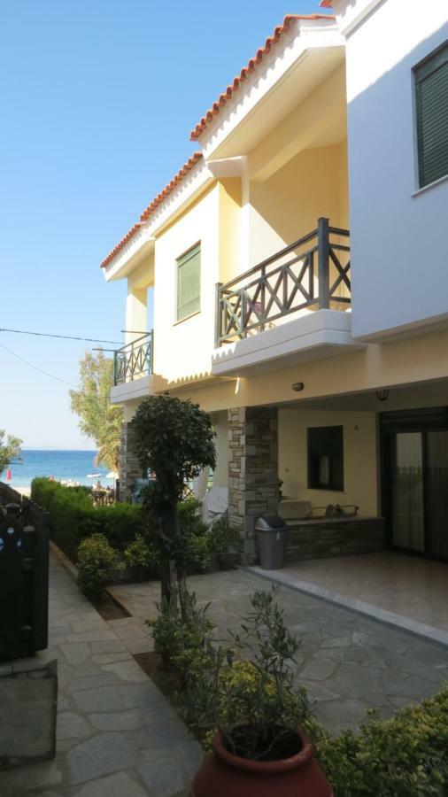 Cute Maisonette No2 On Coastal Sidewalk Nikiti  Buitenkant foto