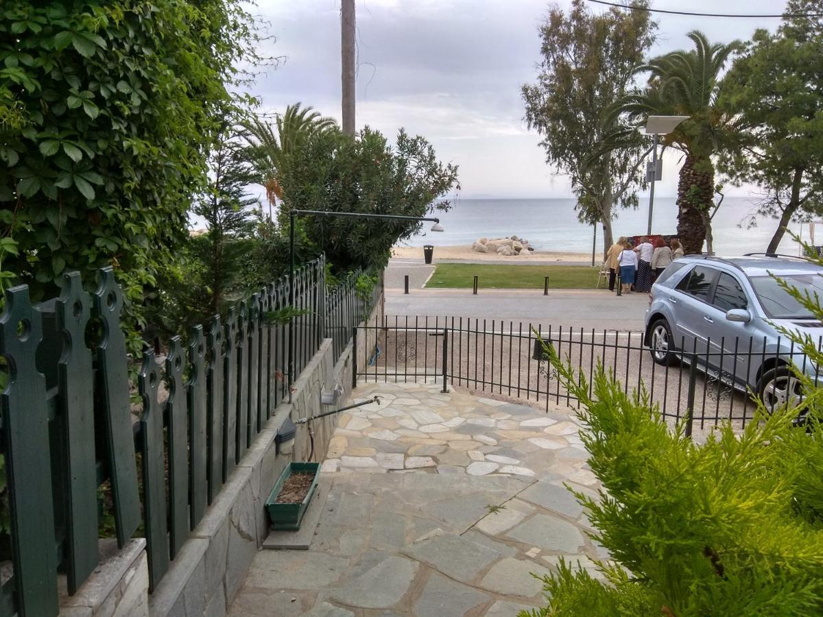 Cute Maisonette No2 On Coastal Sidewalk Nikiti  Buitenkant foto